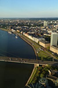 Blick vom Rheinturm auf die Rheinpromenade &ndash; Foto: Ulrike Thomas